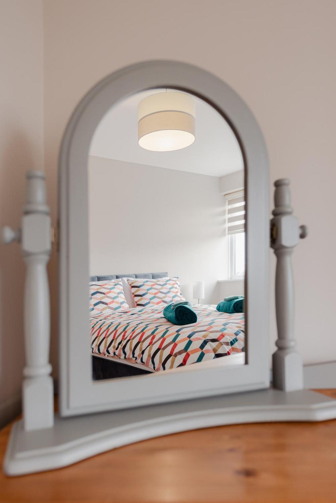 Luxury Recently Renovated 3 Bedroom In Kent Apartment Sandwich